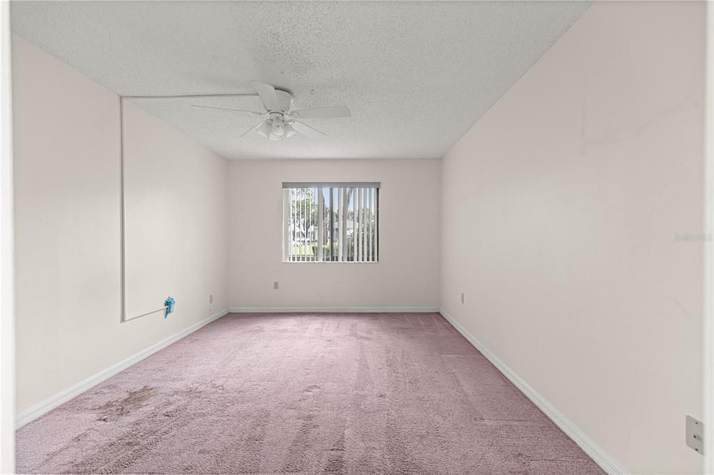 For Sale: $124,900 (2 beds, 1 baths, 1031 Square Feet)