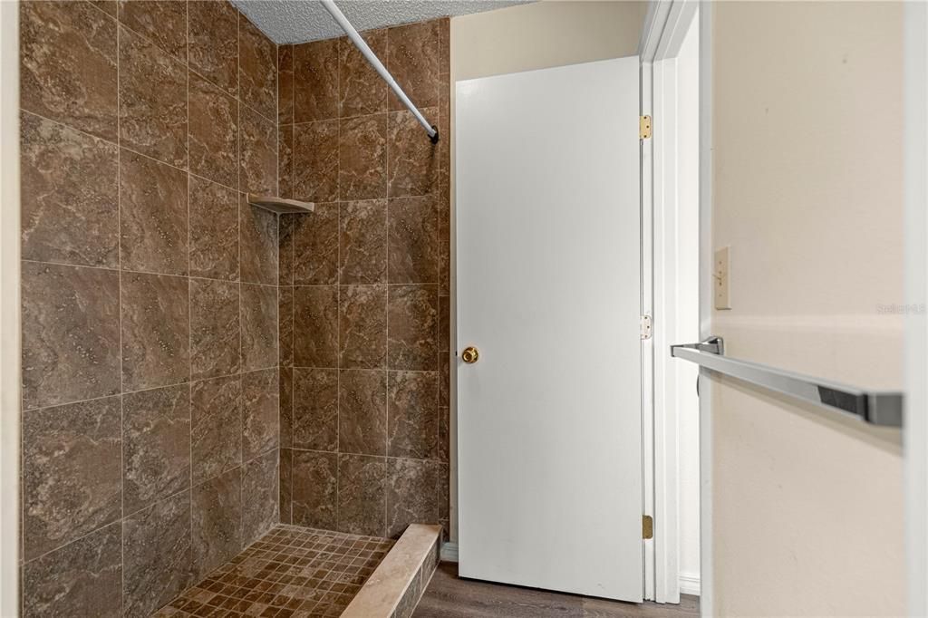For Sale: $124,900 (2 beds, 1 baths, 1031 Square Feet)