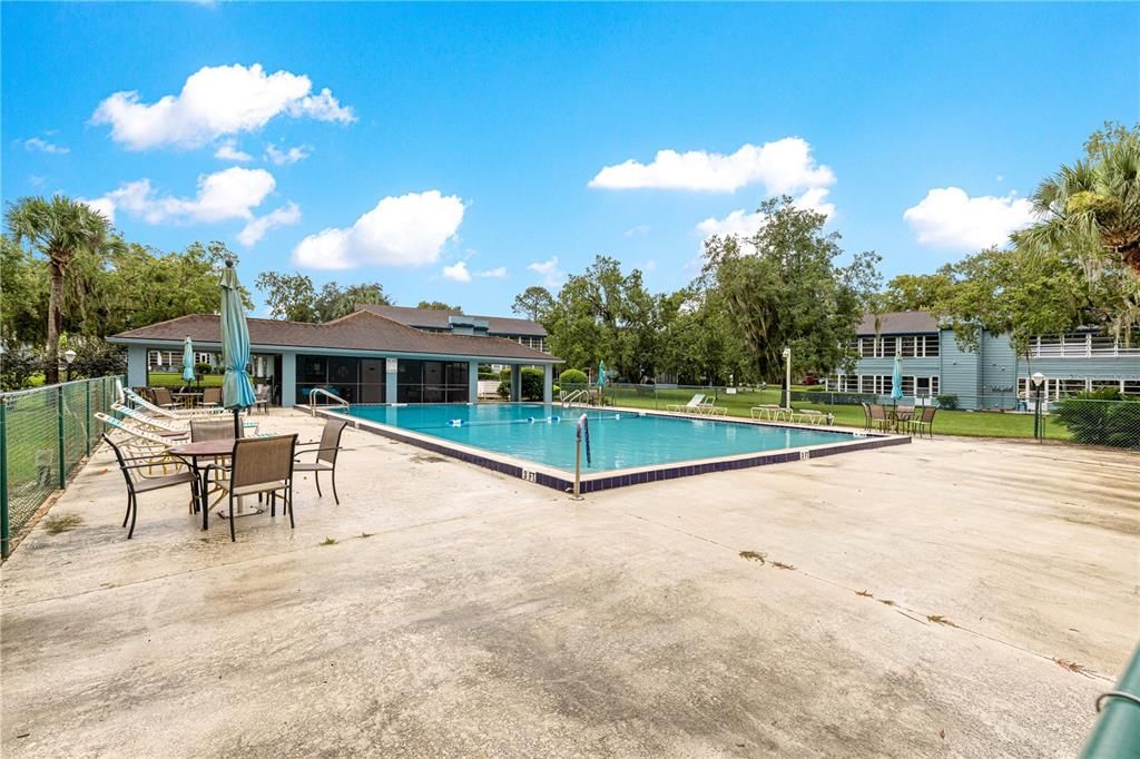 For Sale: $124,900 (2 beds, 1 baths, 1031 Square Feet)