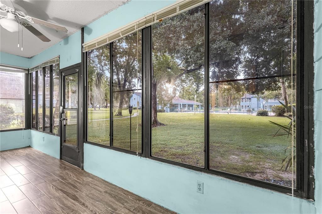 For Sale: $124,900 (2 beds, 1 baths, 1031 Square Feet)