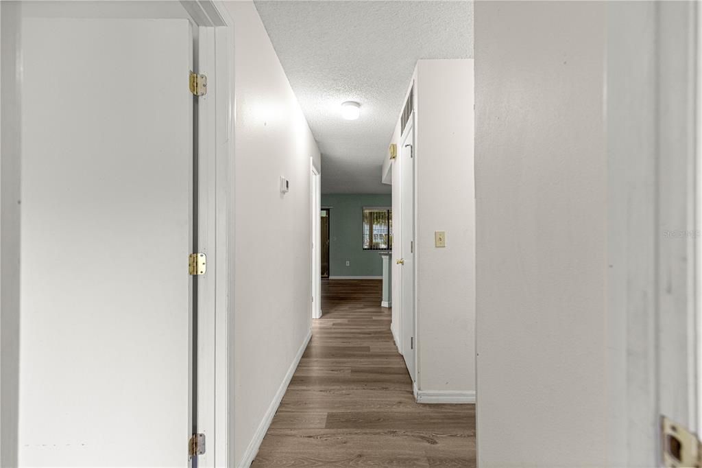 For Sale: $124,900 (2 beds, 1 baths, 1031 Square Feet)