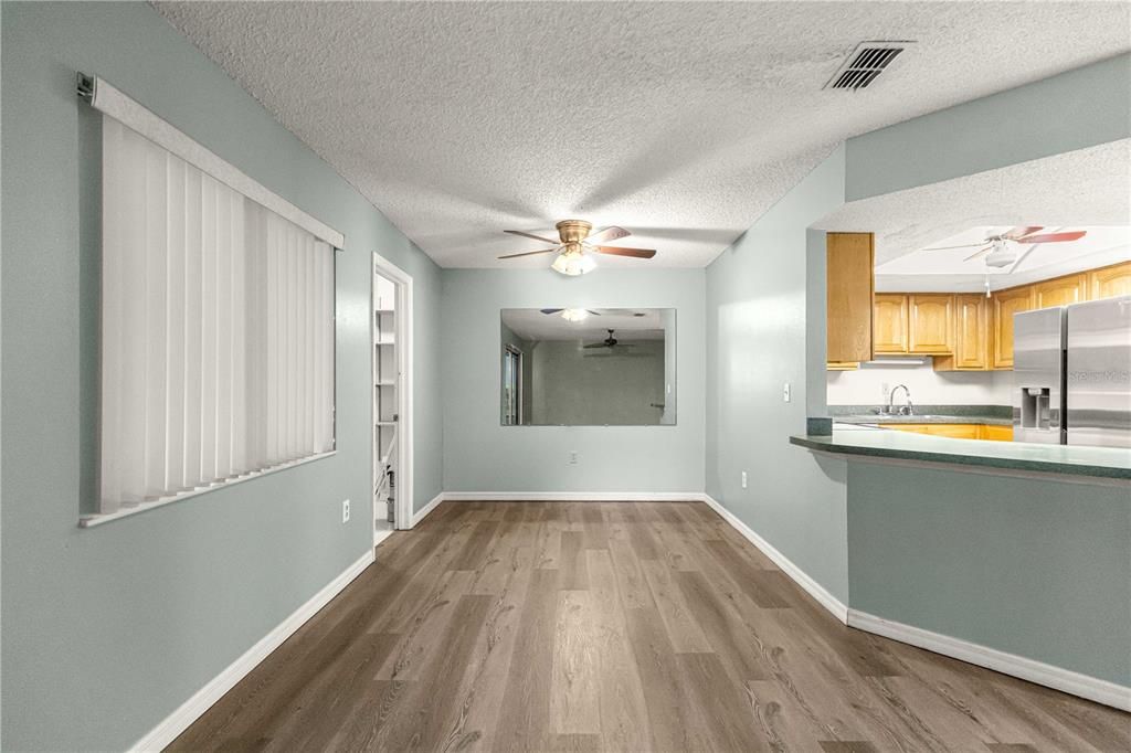 For Sale: $124,900 (2 beds, 1 baths, 1031 Square Feet)