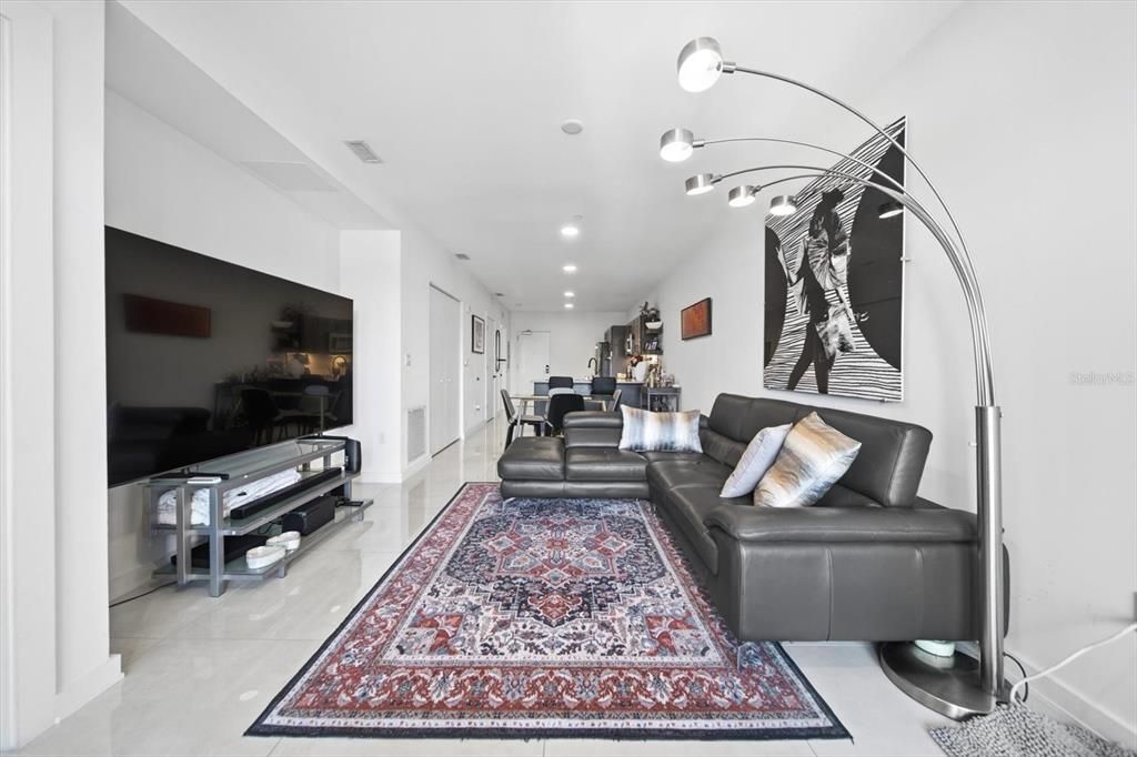 В аренду: $3,800 (2 спален, 2 ванн, 998 Квадратных фут)