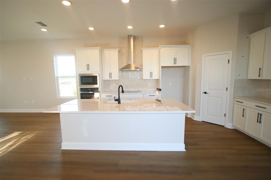 For Sale: $562,990 (4 beds, 3 baths, 2776 Square Feet)