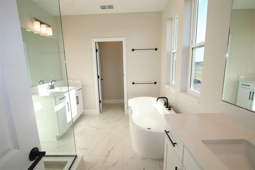 For Sale: $562,990 (4 beds, 3 baths, 2776 Square Feet)
