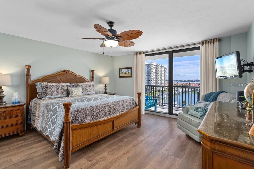 For Sale: $799,900 (2 beds, 2 baths, 1610 Square Feet)