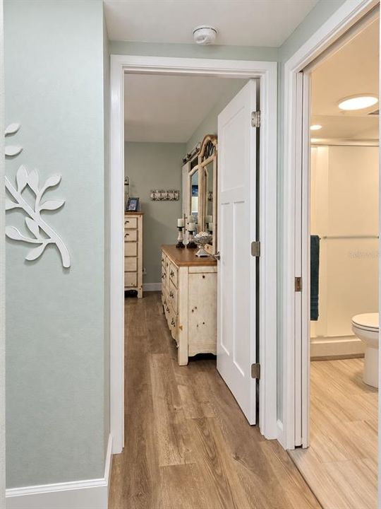 For Sale: $799,900 (2 beds, 2 baths, 1610 Square Feet)