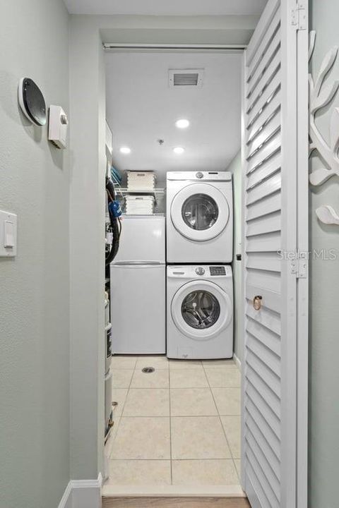 For Sale: $799,900 (2 beds, 2 baths, 1610 Square Feet)