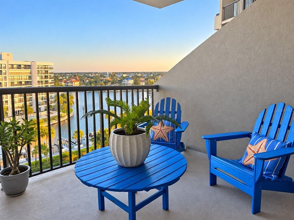 For Sale: $799,900 (2 beds, 2 baths, 1610 Square Feet)