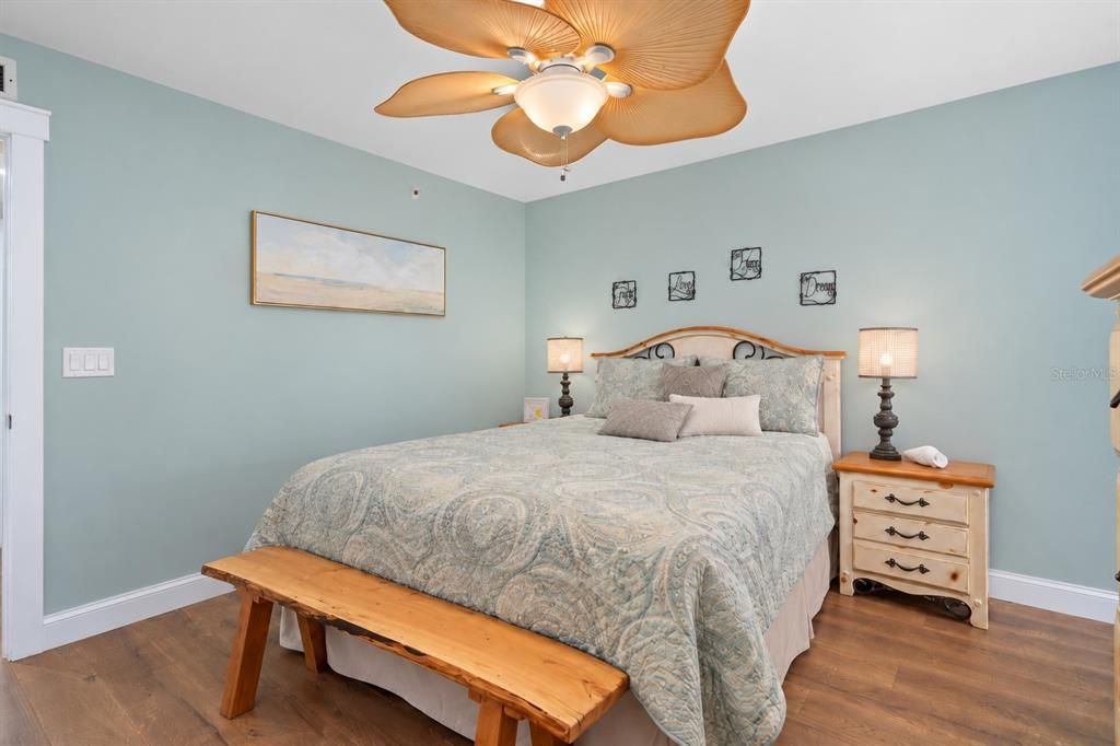 For Sale: $799,900 (2 beds, 2 baths, 1610 Square Feet)