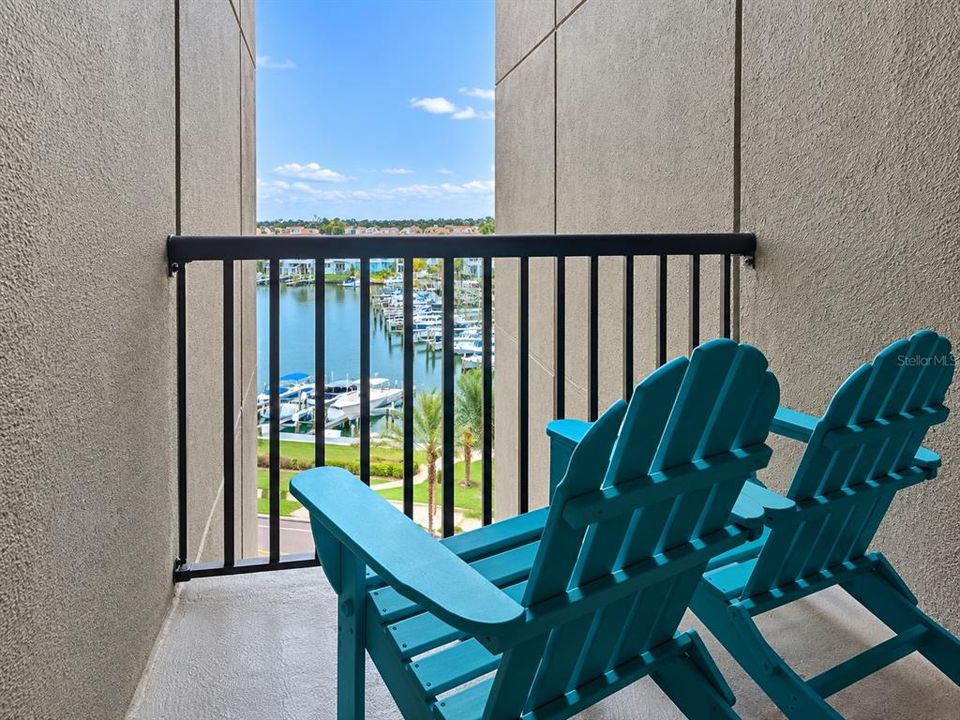 For Sale: $799,900 (2 beds, 2 baths, 1610 Square Feet)
