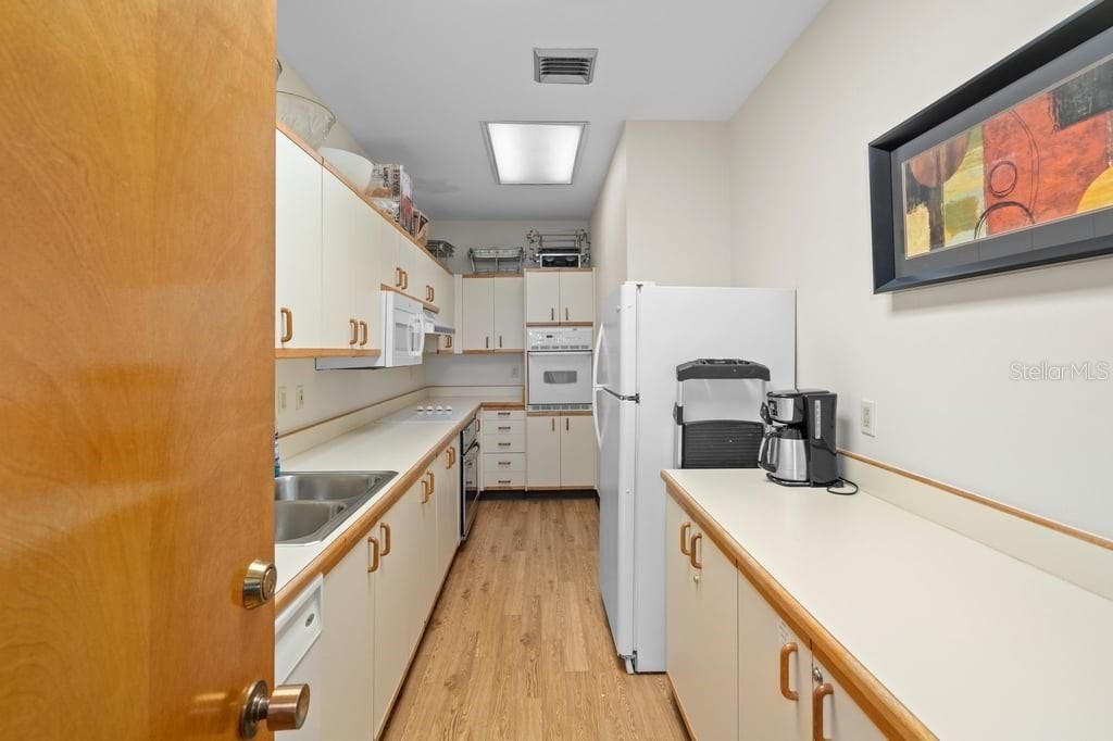 For Sale: $799,900 (2 beds, 2 baths, 1610 Square Feet)