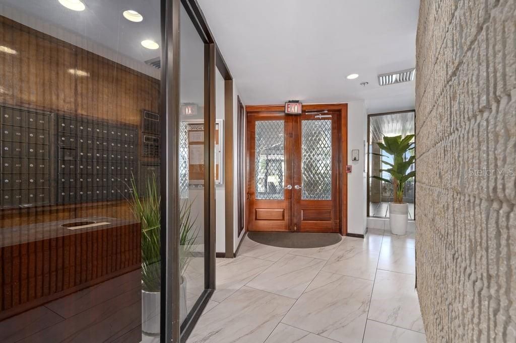 For Sale: $799,900 (2 beds, 2 baths, 1610 Square Feet)