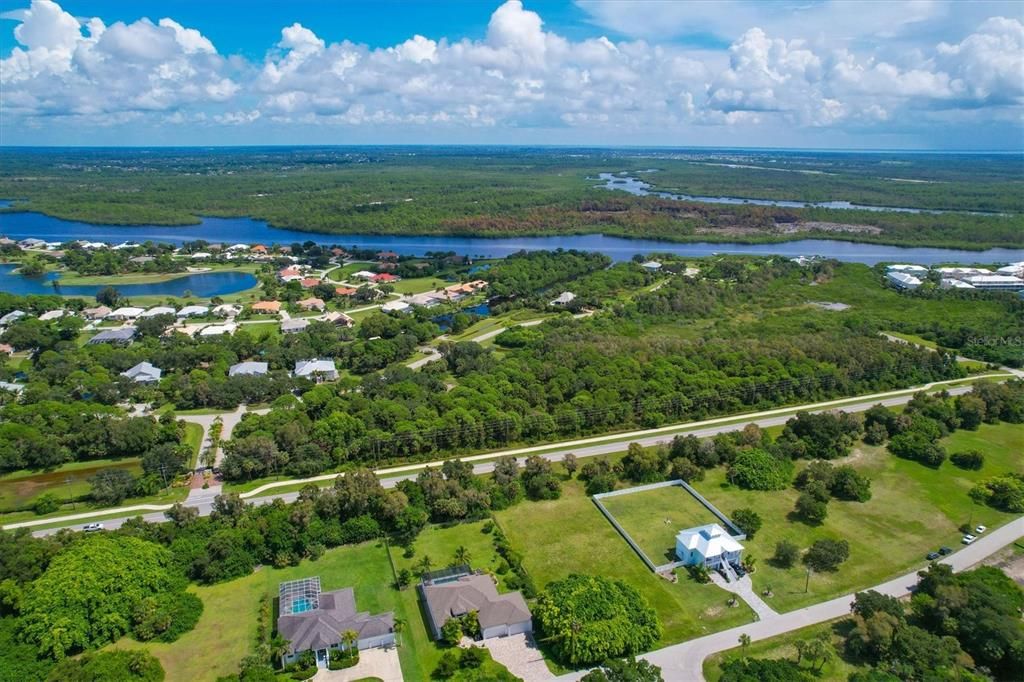 待售: $674,900 (10.89 acres)