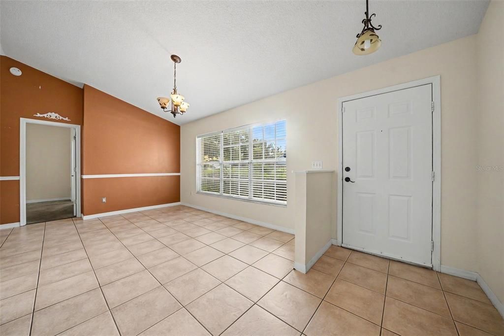 En Venta: $334,900 (3 camas, 2 baños, 1556 Pies cuadrados)