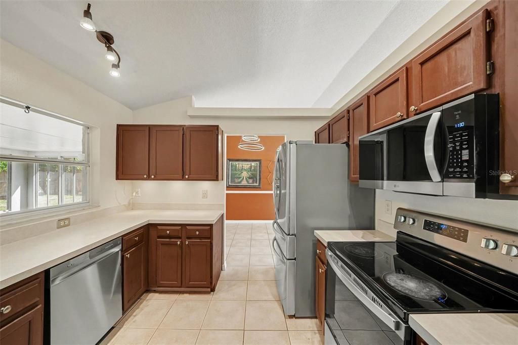 En Venta: $334,900 (3 camas, 2 baños, 1556 Pies cuadrados)