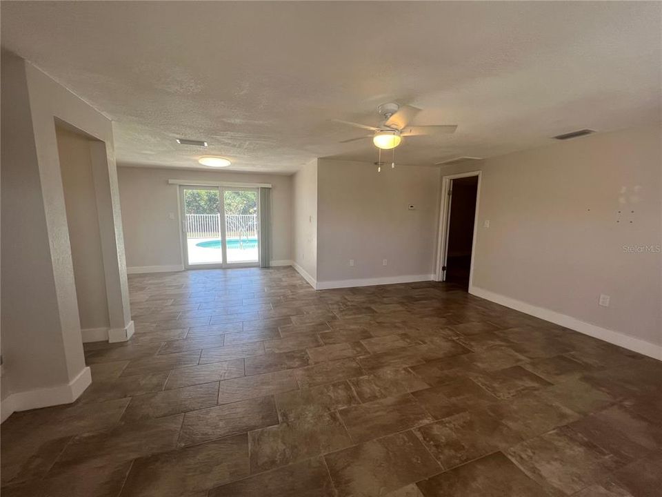 For Rent: $1,950 (2 beds, 2 baths, 1200 Square Feet)