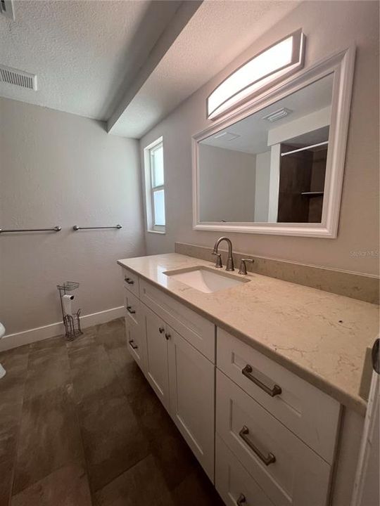 For Rent: $1,950 (2 beds, 2 baths, 1200 Square Feet)