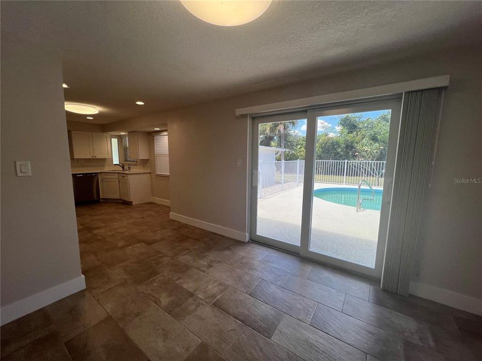 For Rent: $1,950 (2 beds, 2 baths, 1200 Square Feet)