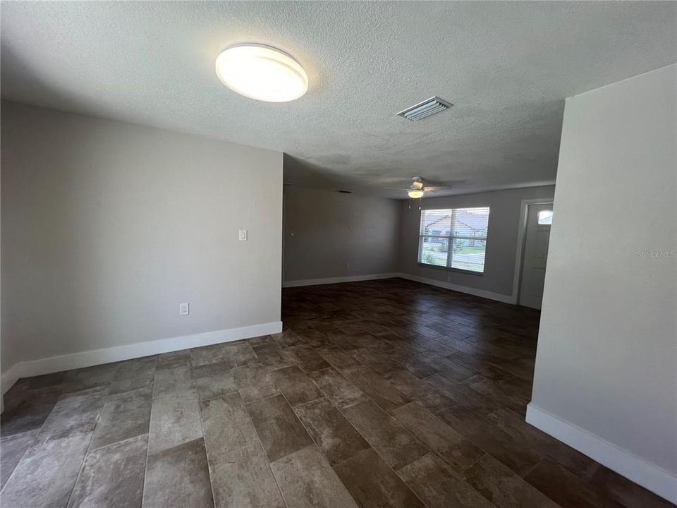 For Rent: $1,950 (2 beds, 2 baths, 1200 Square Feet)