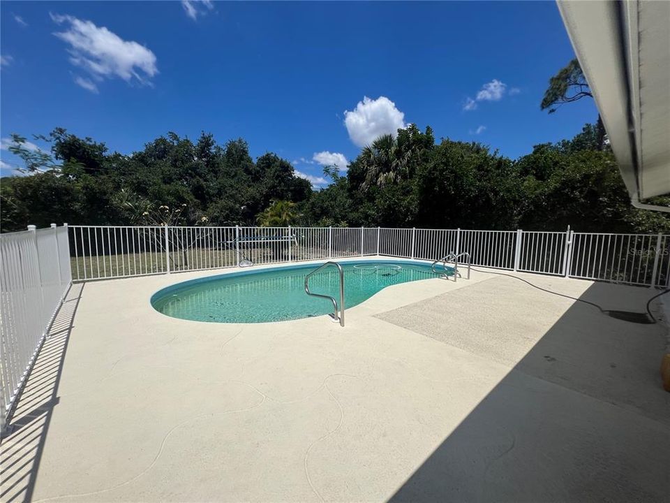 For Rent: $1,950 (2 beds, 2 baths, 1200 Square Feet)