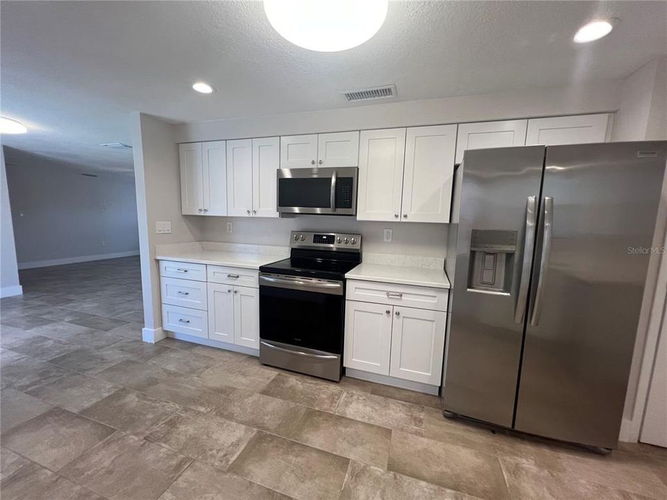 For Rent: $1,950 (2 beds, 2 baths, 1200 Square Feet)