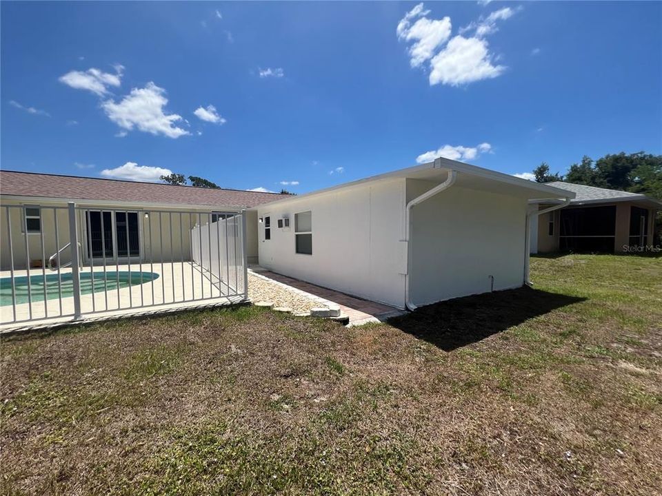 For Rent: $1,950 (2 beds, 2 baths, 1200 Square Feet)