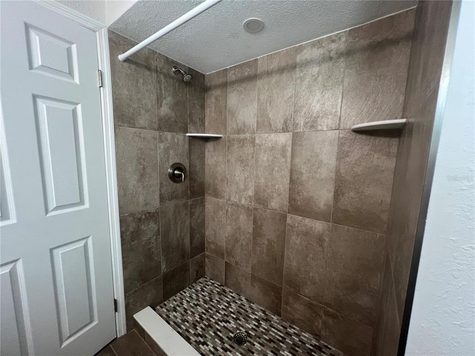 For Rent: $1,950 (2 beds, 2 baths, 1200 Square Feet)