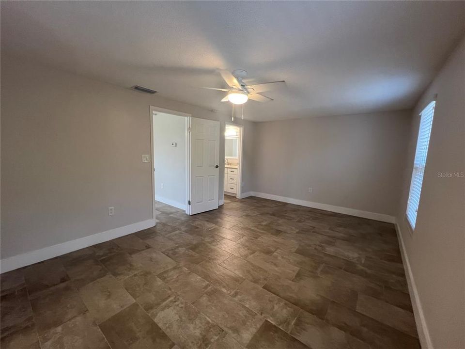 For Rent: $1,950 (2 beds, 2 baths, 1200 Square Feet)
