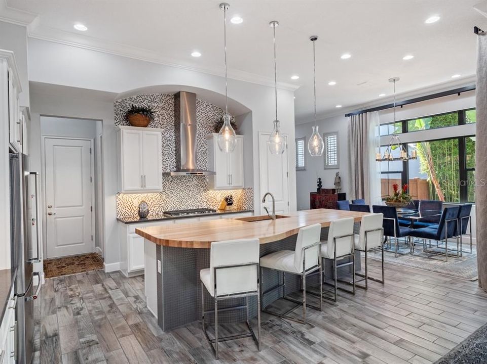 En Venta: $1,425,000 (3 camas, 3 baños, 3251 Pies cuadrados)