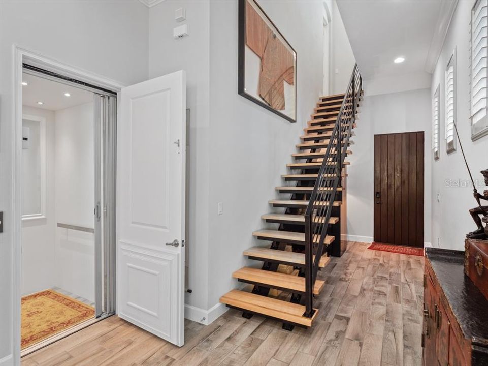 En Venta: $1,425,000 (3 camas, 3 baños, 3251 Pies cuadrados)
