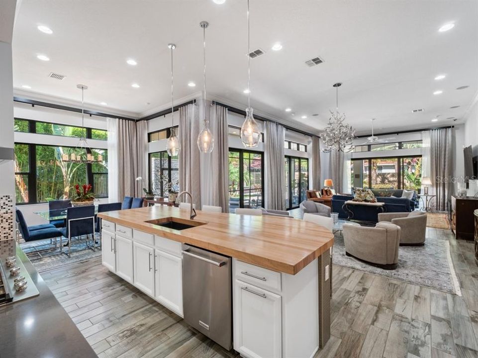 En Venta: $1,425,000 (3 camas, 3 baños, 3251 Pies cuadrados)