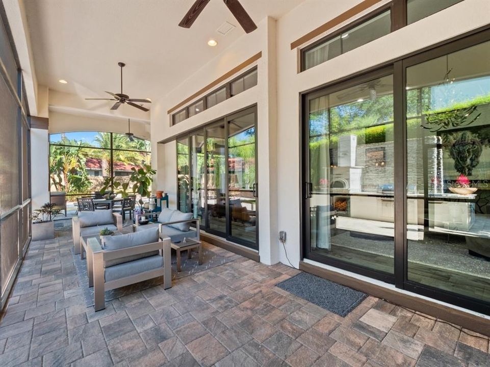 En Venta: $1,425,000 (3 camas, 3 baños, 3251 Pies cuadrados)