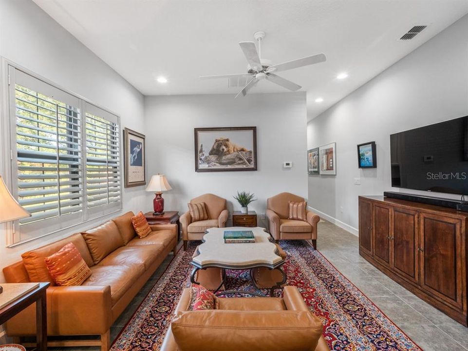 En Venta: $1,425,000 (3 camas, 3 baños, 3251 Pies cuadrados)