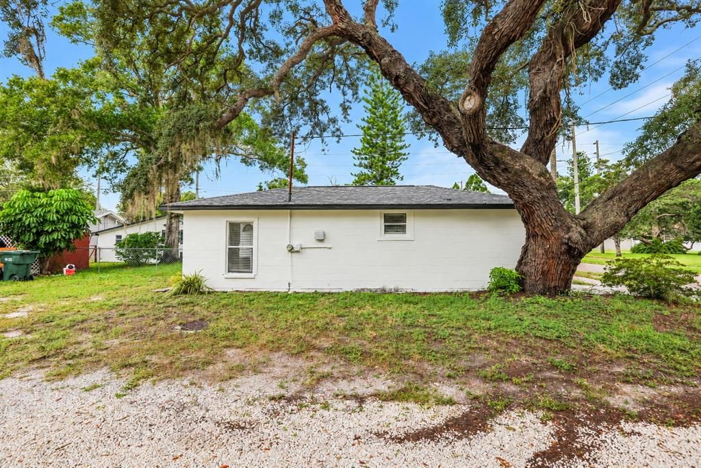 For Rent: $1,200 (1 beds, 1 baths, 512 Square Feet)