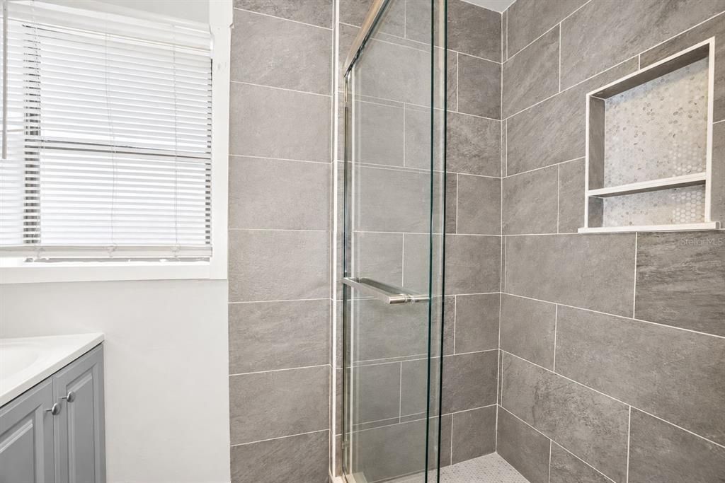 For Rent: $1,200 (1 beds, 1 baths, 512 Square Feet)
