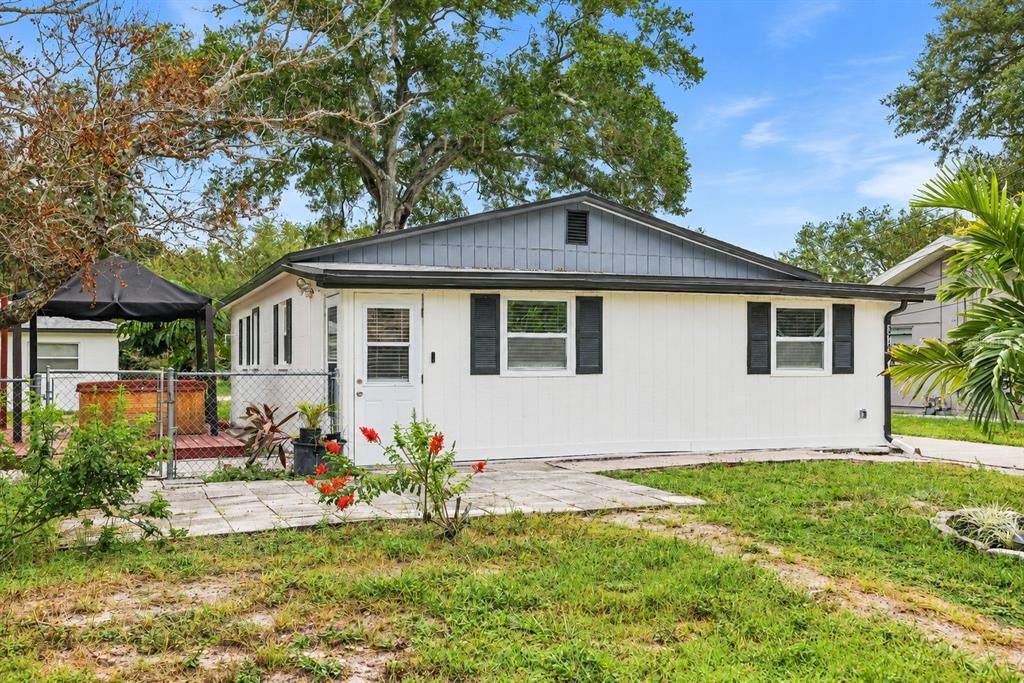 For Rent: $1,200 (1 beds, 1 baths, 512 Square Feet)