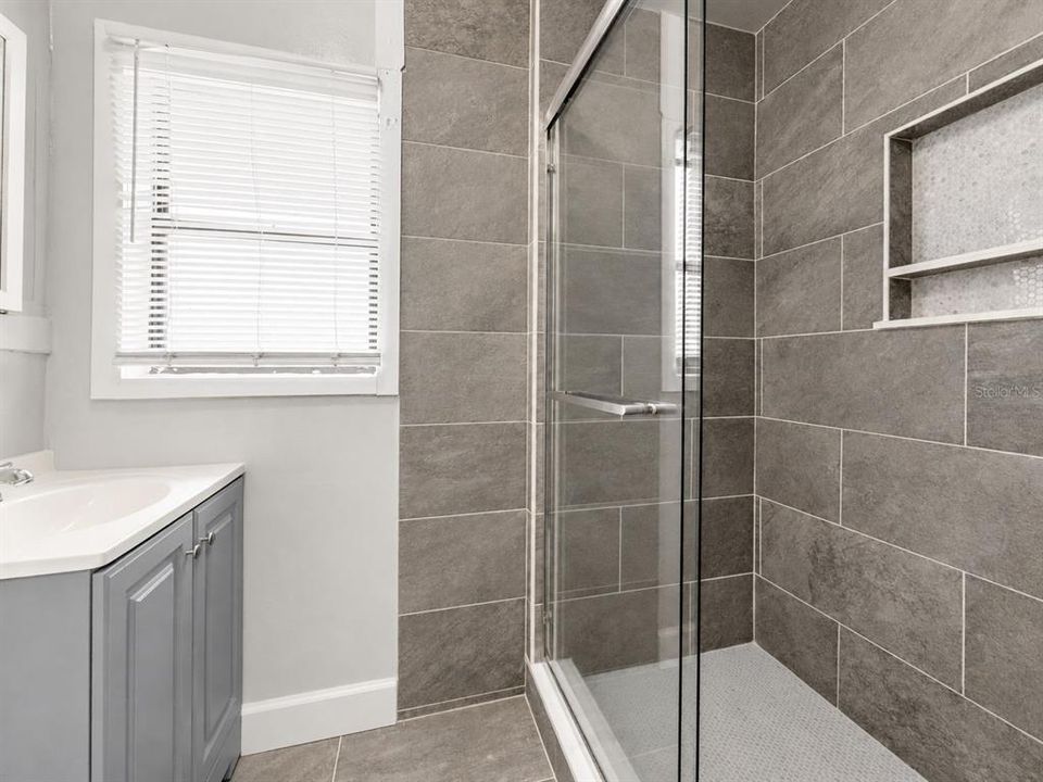 For Rent: $1,200 (1 beds, 1 baths, 512 Square Feet)