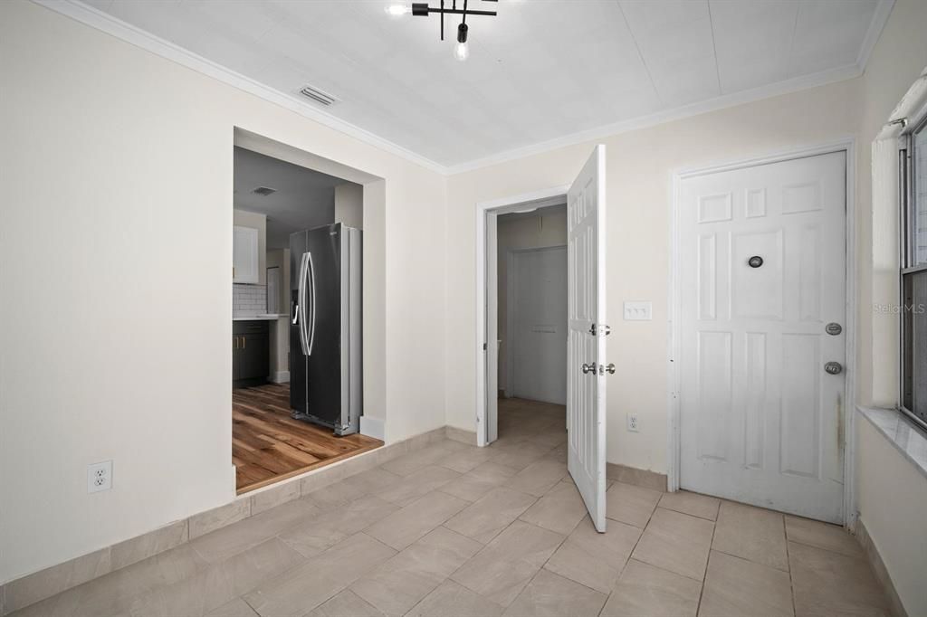 En Venta: $460,000 (3 camas, 2 baños, 1127 Pies cuadrados)
