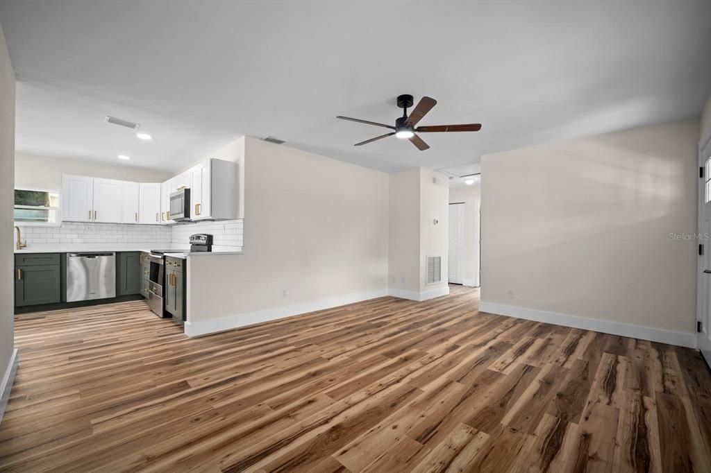 En Venta: $460,000 (3 camas, 2 baños, 1127 Pies cuadrados)