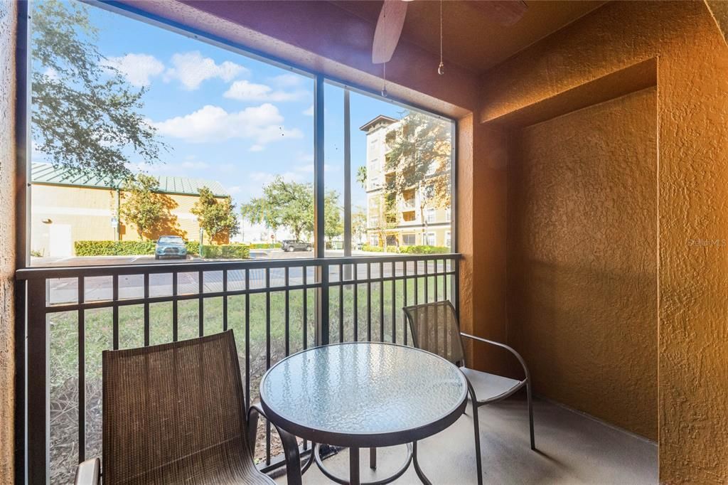 For Sale: $159,999 (2 beds, 2 baths, 957 Square Feet)