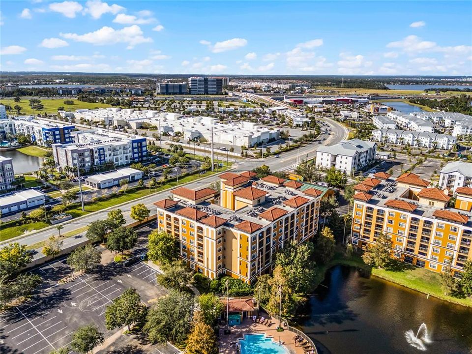 For Sale: $159,999 (2 beds, 2 baths, 957 Square Feet)