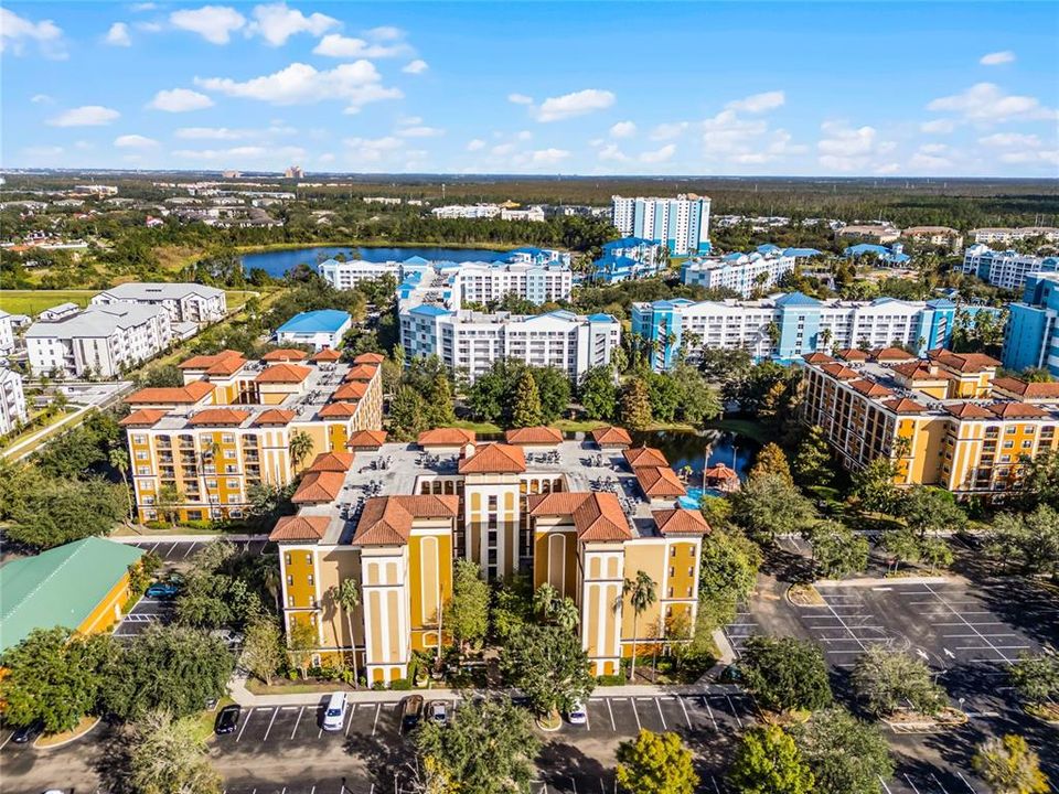 For Sale: $159,999 (2 beds, 2 baths, 957 Square Feet)