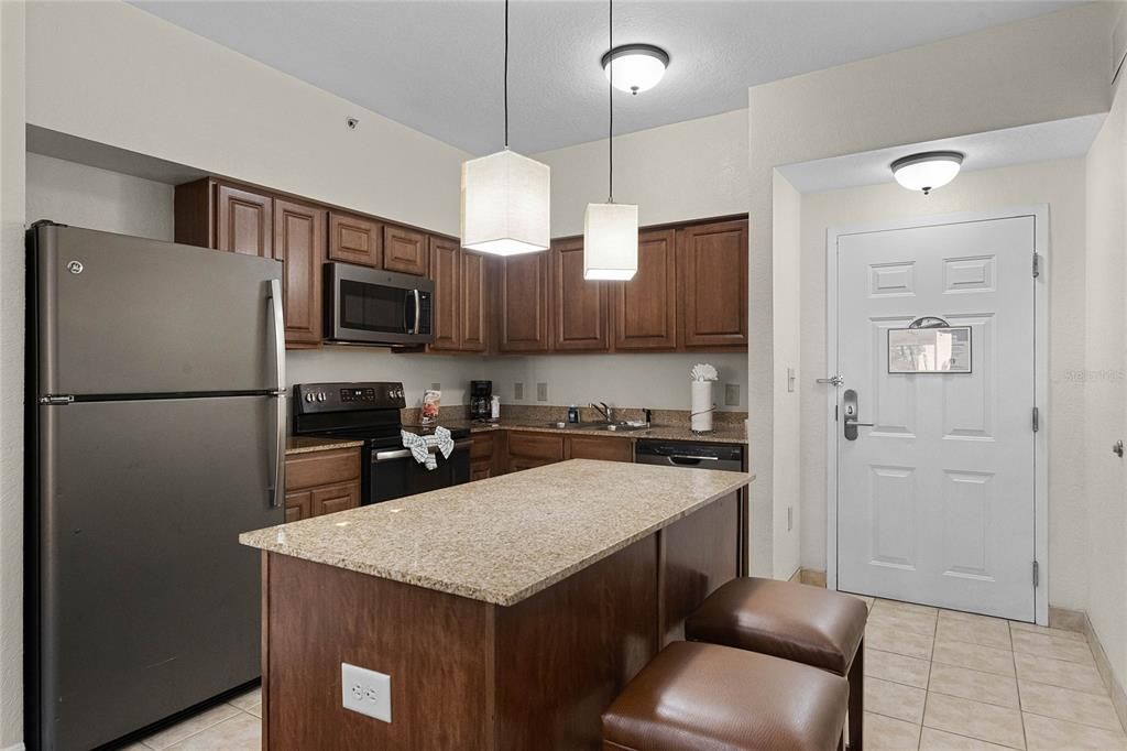 For Sale: $159,999 (2 beds, 2 baths, 957 Square Feet)