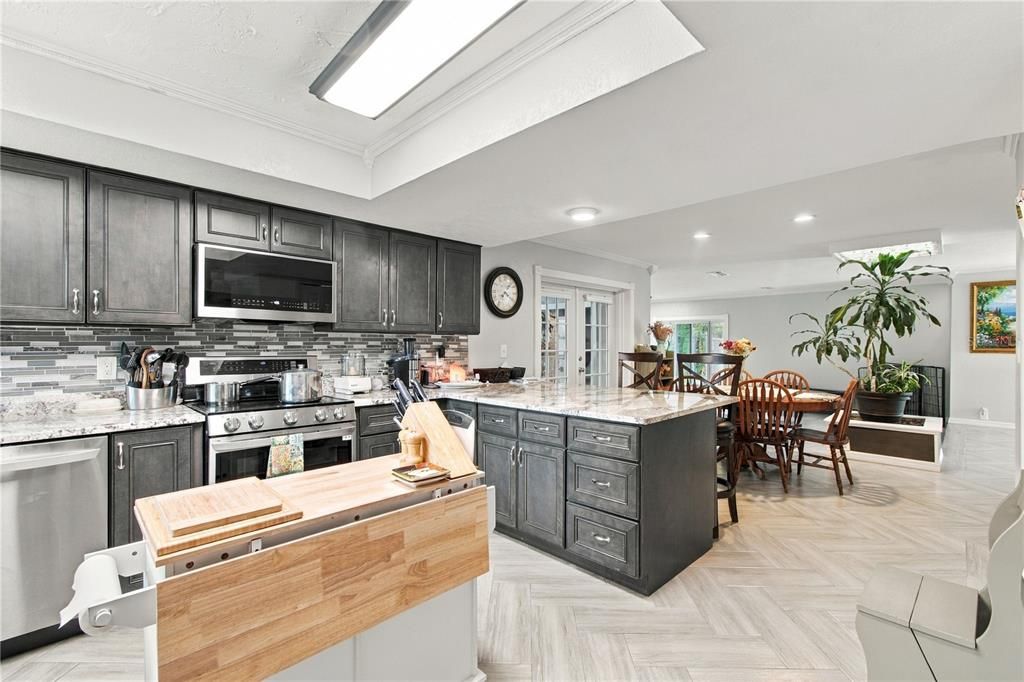 En Venta: $574,900 (3 camas, 2 baños, 2316 Pies cuadrados)