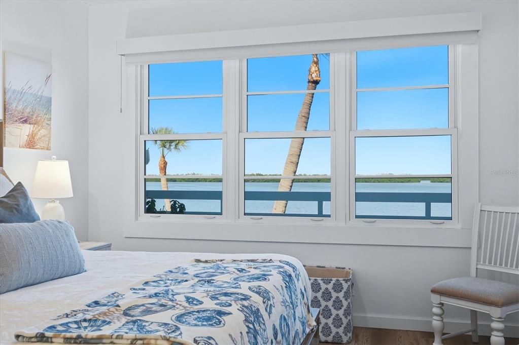 For Sale: $1,089,000 (2 beds, 2 baths, 1293 Square Feet)