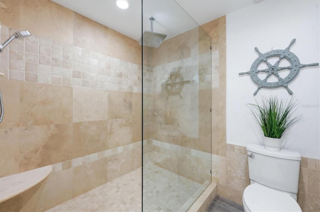 For Sale: $1,089,000 (2 beds, 2 baths, 1293 Square Feet)