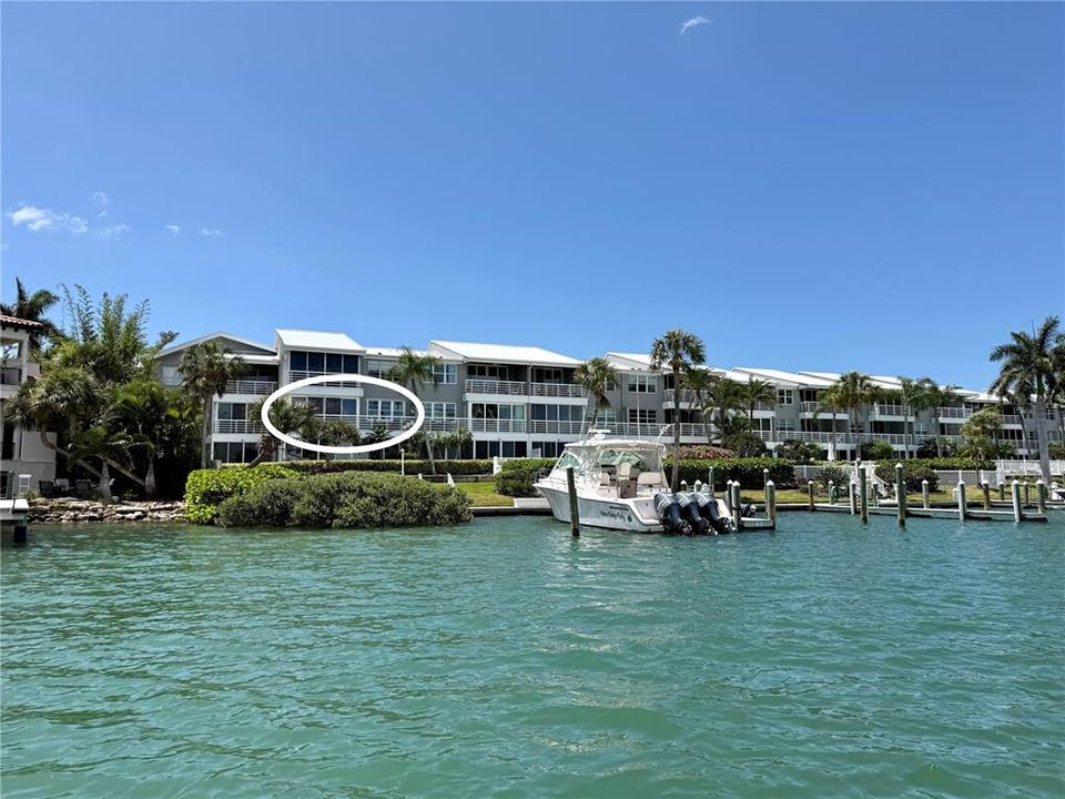 For Sale: $1,089,000 (2 beds, 2 baths, 1293 Square Feet)