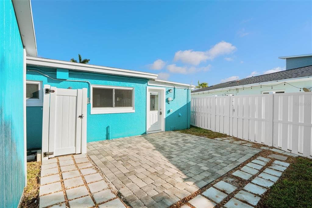 В аренду: $3,200 (2 спален, 1 ванн, 1064 Квадратных фут)
