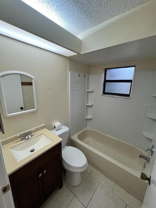 В аренду: $1,475 (2 спален, 1 ванн, 704 Квадратных фут)